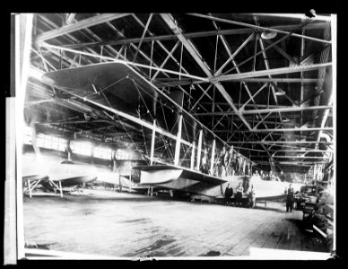 Aeroplane factory LCCN2016826225