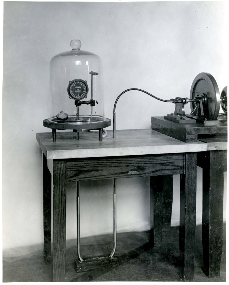 Aeronautic instrument that measures R.P.M. (unidentified3)