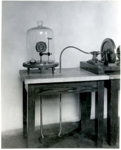 Aeronautic instrument that measures R.P.M. (unidentified3)