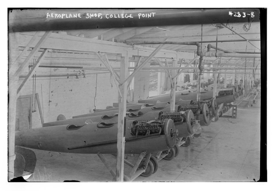 Aeroplane (airplane) shop, College Point LCCN2014705172