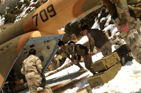 Afghan Air Force executes combat resupply in Kunar Valley DVIDS376165
