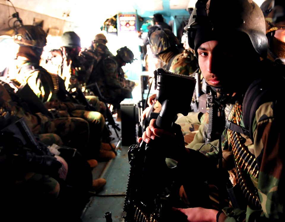 Afghan Commandos Travel In Chopper (5092372193)