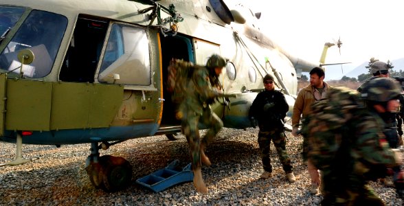 Afghan commandos practice a quick disembark from and MI-17 transport helicopter (4422963692)
