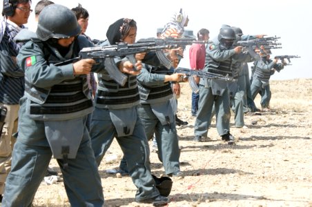 Afghan Female Police Train With Weapons (5037939067) photo