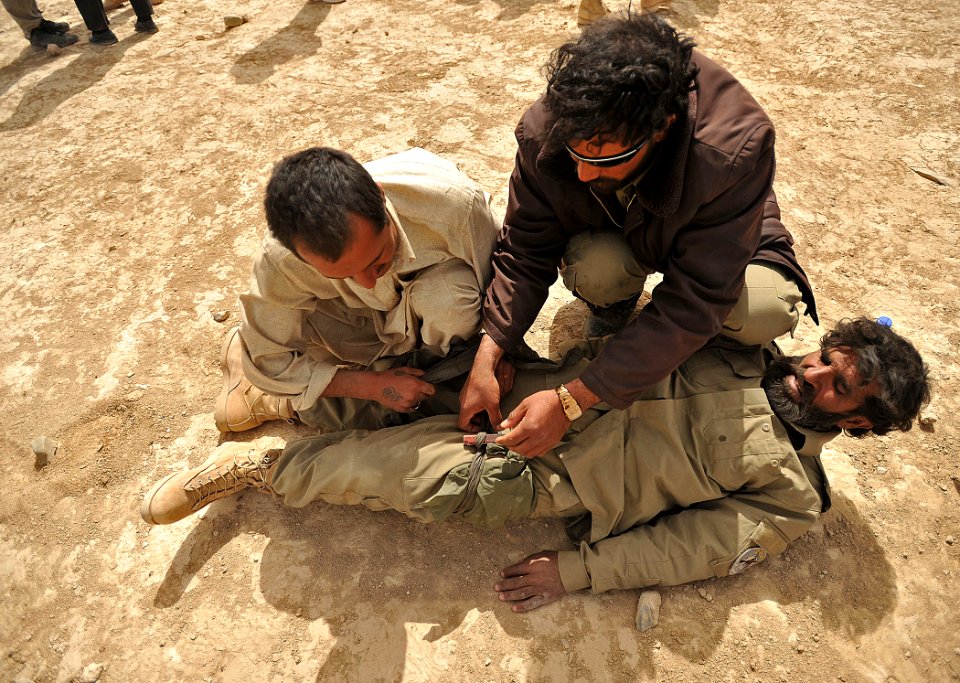 Afghan Local Police medical training class 120318-N-UD522-071