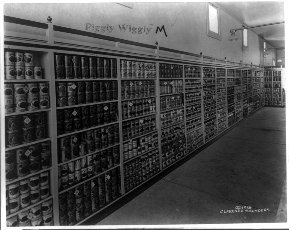 Aisle view in a Piggly Wiggly Supermarket. 1917-1918 LCCN2017646579