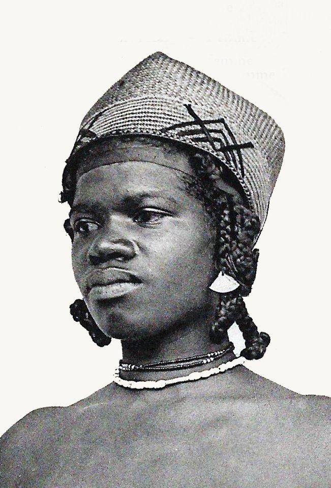Afrique Orientale-Femme Zafimanry