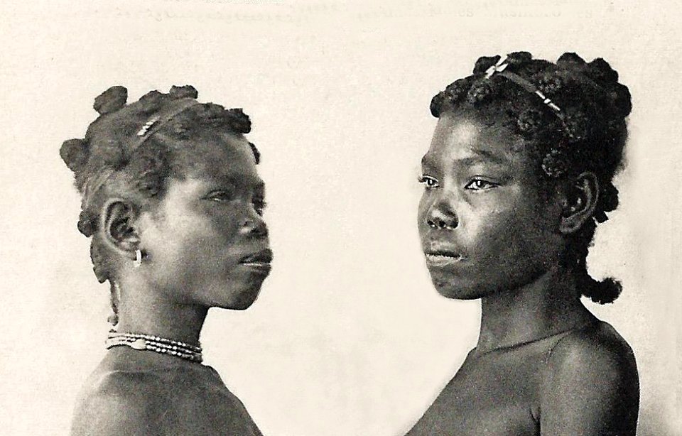 Afrique Orientale-Jeunes filles Masikoro photo