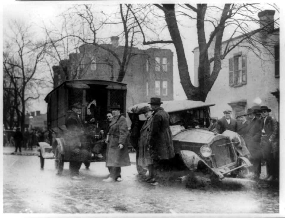 After a thrilling chase through the busiest streets of Washington, ... a couple of bootleggers and their car come to grief at the hands of the Capitol police LCCN89709483