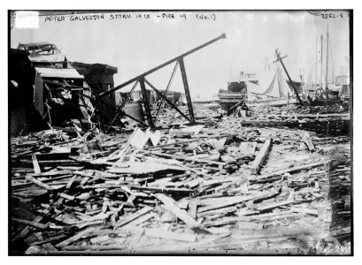 After Galveston Storm, 1915 - Pier 19 (No. 1) LCCN2014699777