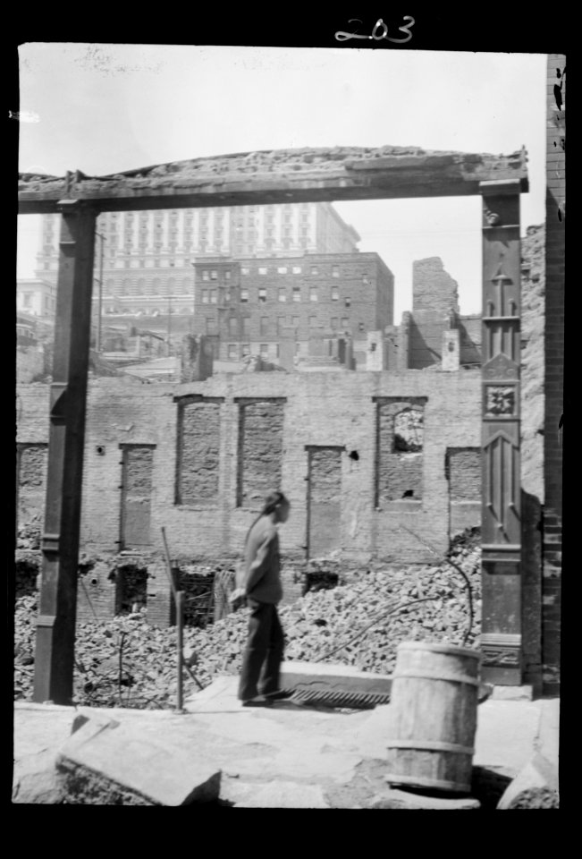 After the fire, 1906 (the Fairmount Hotel in the distance), Chinatown, San Francisco LOC agc.7a09001