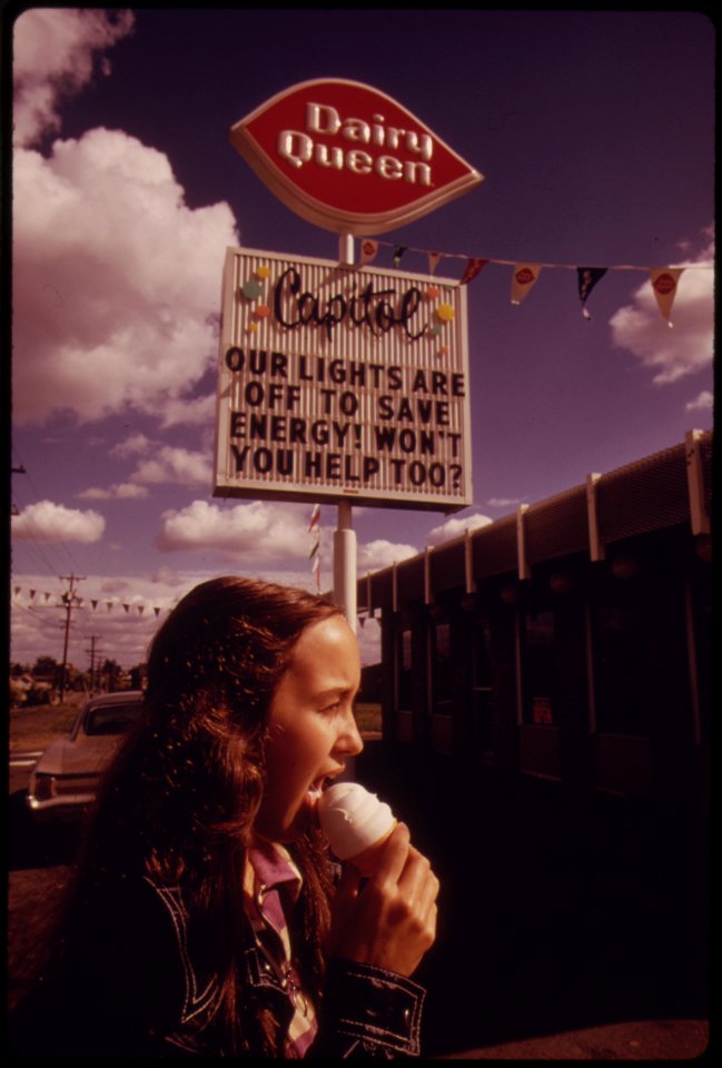 After-the-oregon-governor-banned-neon-and-commercial-lighting-displays-firms-used-their-unlit-signs-to-convey-energy-saving-messages-which-could-be-seen-during-the-day-the-sign-was-in-portland-101973 4272441836 o