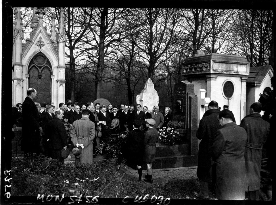 Agence Mondial - Cimetière du Père-Lachaise 05