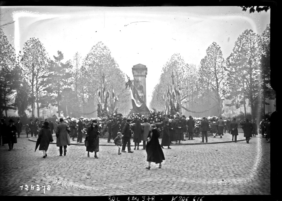 Agence Rol - 1er novembre 1927, cimetière de Bagneux