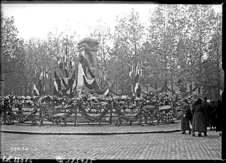 Agence Rol - 1er novembre 1923, cimetière de Bagneux