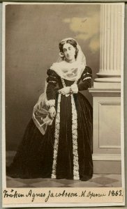 Agnes Jacobsson, rollporträtt - SMV - H4 168