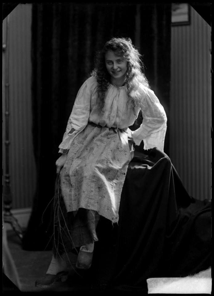 Agnes Spångberg in Syrsan at Dramatiska teatern 1907 - SMV - GS055