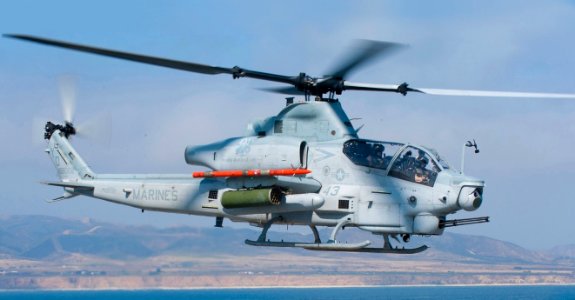 AH-1Z lift off the USS New Orleans (LPD 18) (cropped)