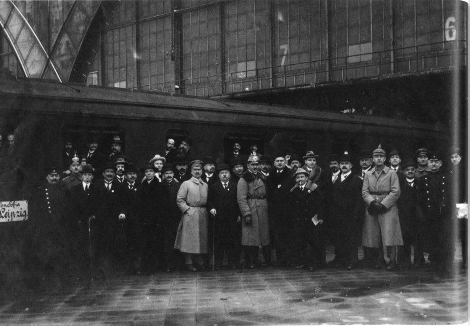 AHW Ankunft bulg Messegaeste Leipzig 1918-FW-2500