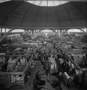AHW Betrieb in der Grossmarkthalle Leipzig 1930