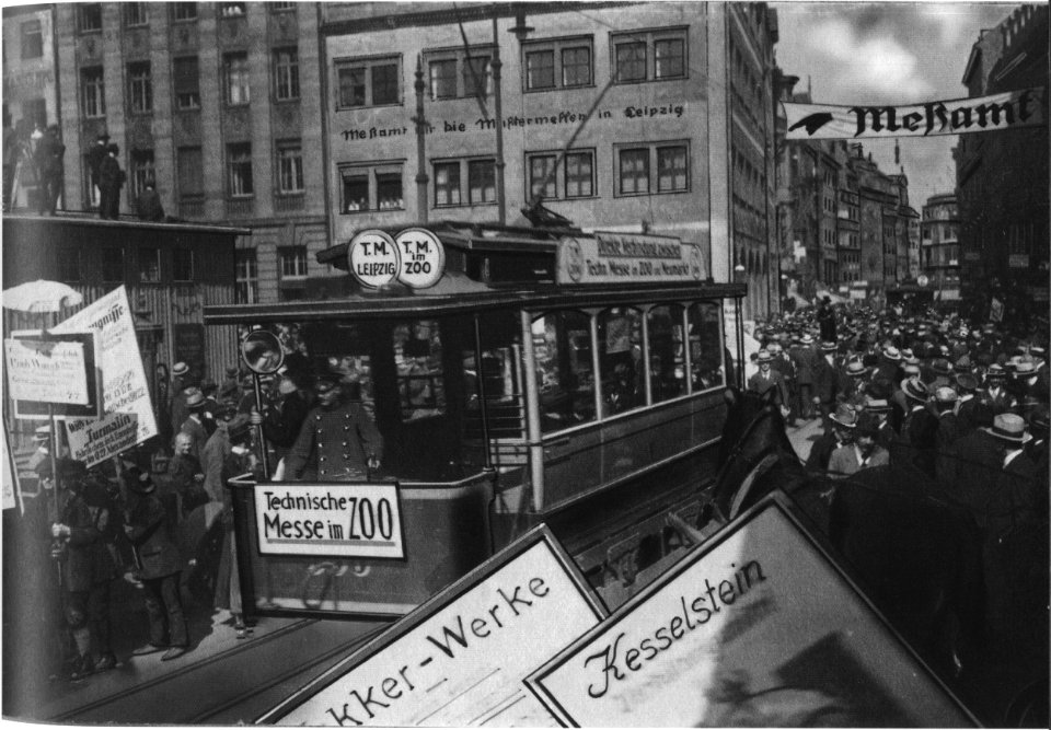 AHW Blick in die Katharinenstr Herbstmesse Leipzig 1919-FW-2500