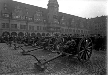 AHW Erbeutete Geschuetze Leipzig 3 2 1915