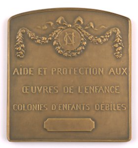 Aide et Protection aux Oeuvres de l'Enfance (Colonies d'Enfants Débiles), plaquette by Pierre Theunis, Belgium, (1919), Coins and Medals Department of the Royal Library of Belgium, 2Lef88-89 (verso)