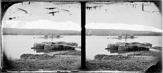 Aiken's Landing on James River - NARA - 530540
