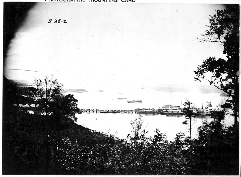 Aiken's Landing, James River - NARA - 530542