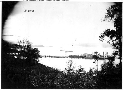Aiken's Landing, James River - NARA - 530542