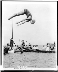 Aileen Riggin, Olympic diving champ, at aquatic carnival of the Huguenot Boat Club, New Rochelle, N.Y. LCCN95509432