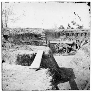 Aiken's Landing, Virginia (vicinity). Fort Brady on the James River, manned by Company C, 1st Conn. Heavy Artillery. (Battery ready for action) LOC cwpb.02201