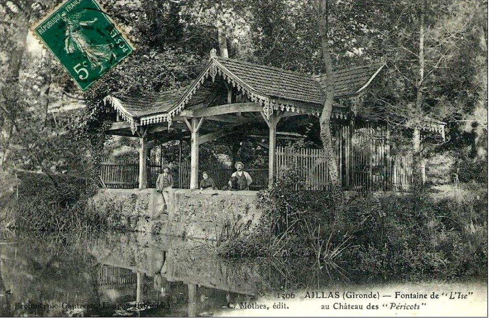 Aillas - château des Péricots la fonataine 1