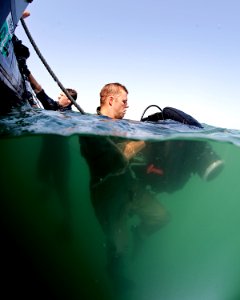 AIMS dive operation 121024-N-GG400-017