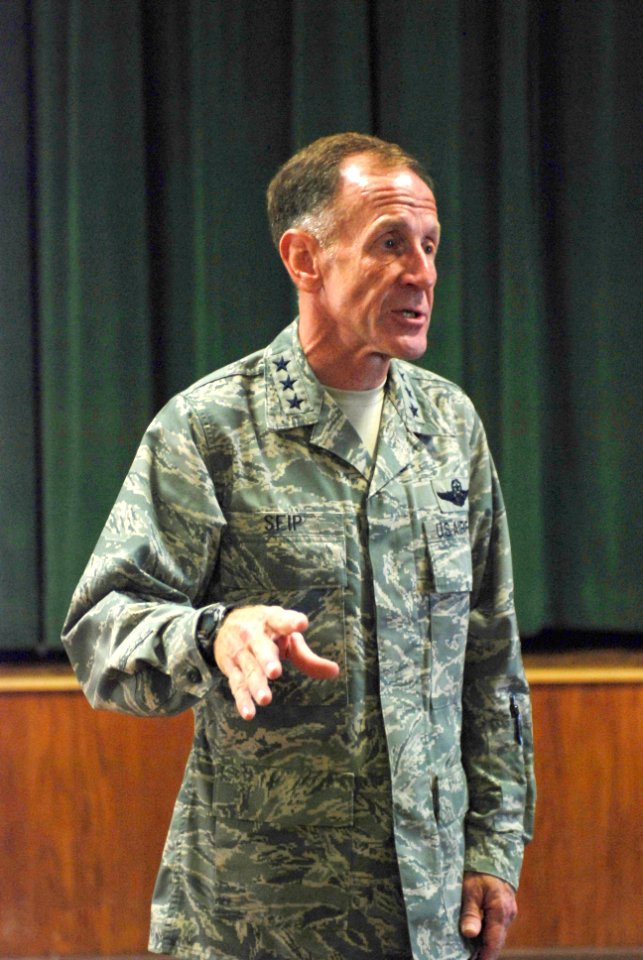 Air Force Lt. Gen. Seip Visits Joint Task Force Guantanamo DVIDS83846