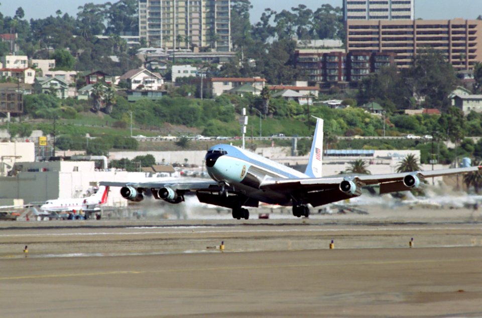Air Force One Landing at San Diego International Airport, October 22, 1984
