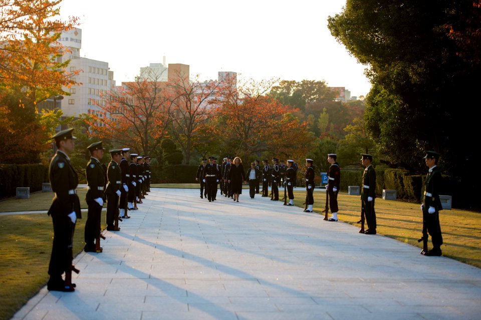 Air Force Secretary James at Wreath Laying in Tokyo - Flickr - East Asia and Pacific Media Hub (5)