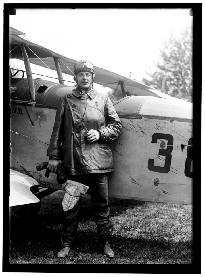 AIR MAIL. INAUGURATION OF SERVICE, POLO FIELD. MAJ. R.H. FLEET, BESIDE CURTISS JN46H PLANE LCCN2016869171