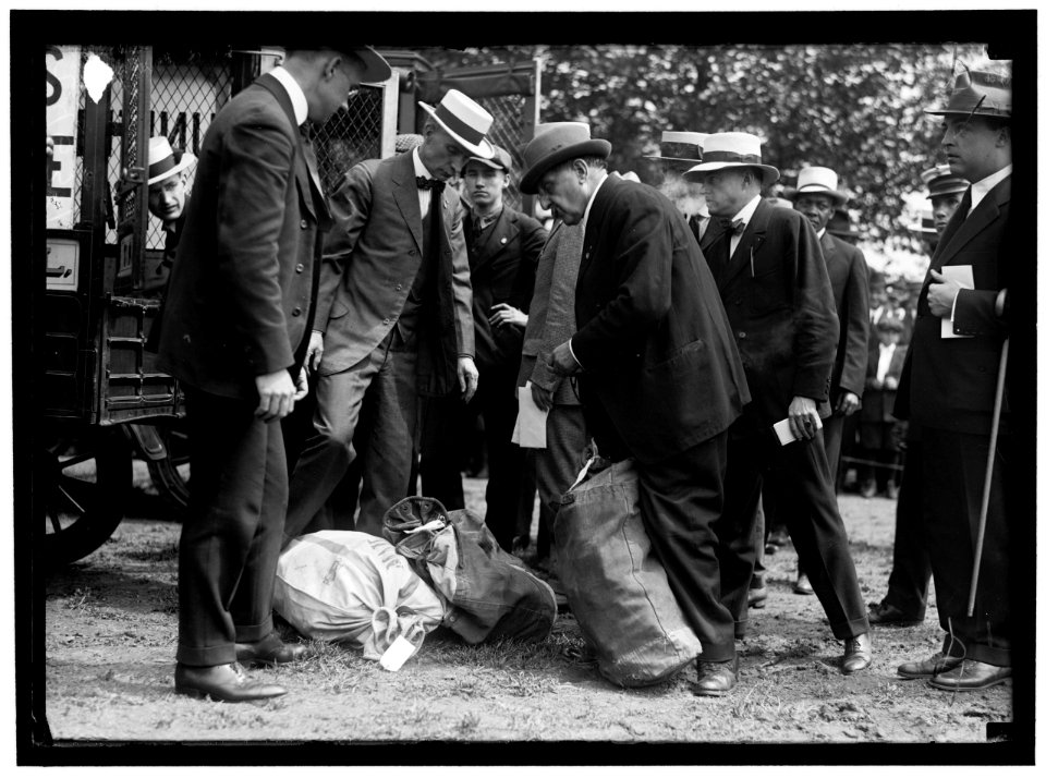 AIR MAIL. INAUGURATION OF SERVICE, POLO FIELD. PARK AVRO AND CURTISS PLANES LCCN2016869153