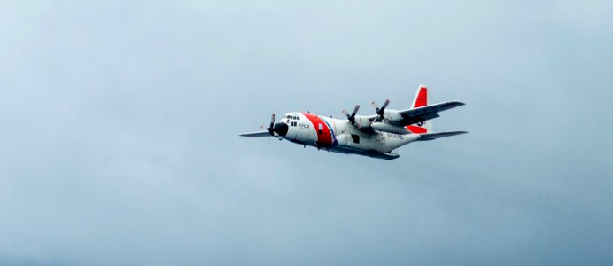Air-dropping parts 141111-N-AG657-017