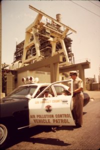 AIR POLLUTION CONTROL DEPARTMENT OFFICERS, MEL SCHRECKENGOST AND DICK FEHRENBACK, MAKING ROUTINE - NARA - 542754