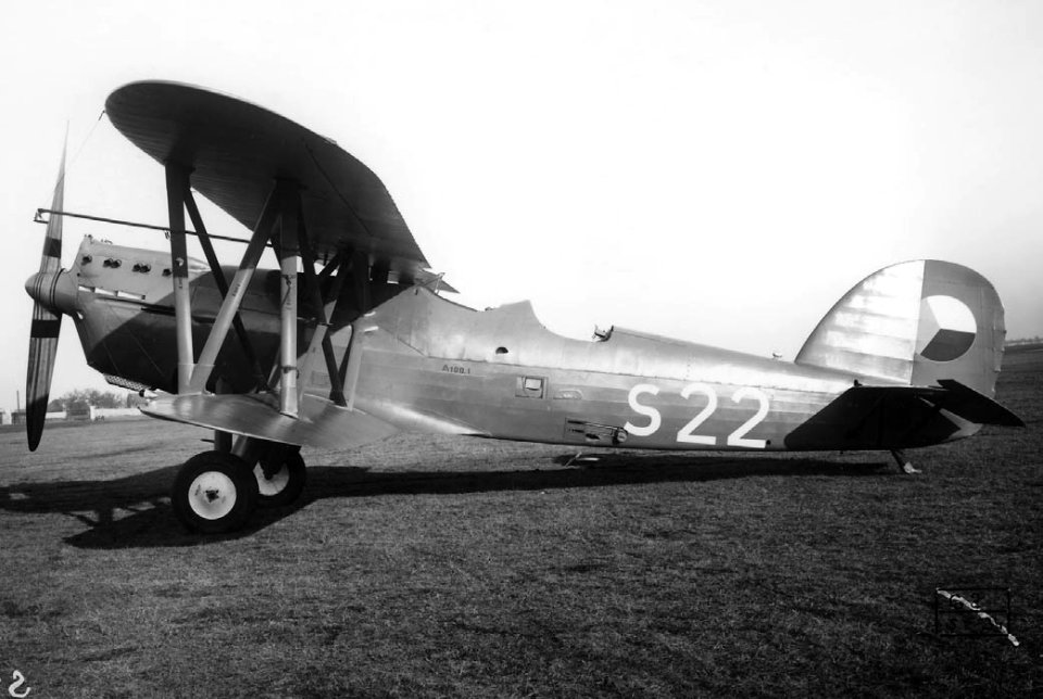 Aircraft Aero A-100