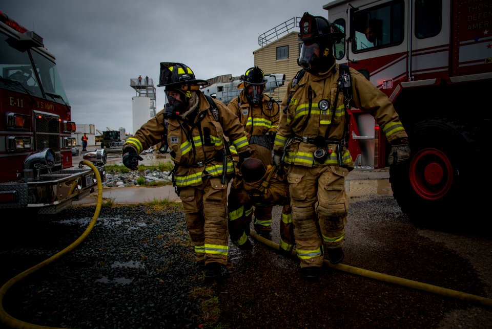 Aircraft mishap exercise 150715-N-MJ645-216