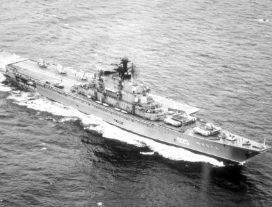Aircraft carrier Minsk in 1986 (2) photo
