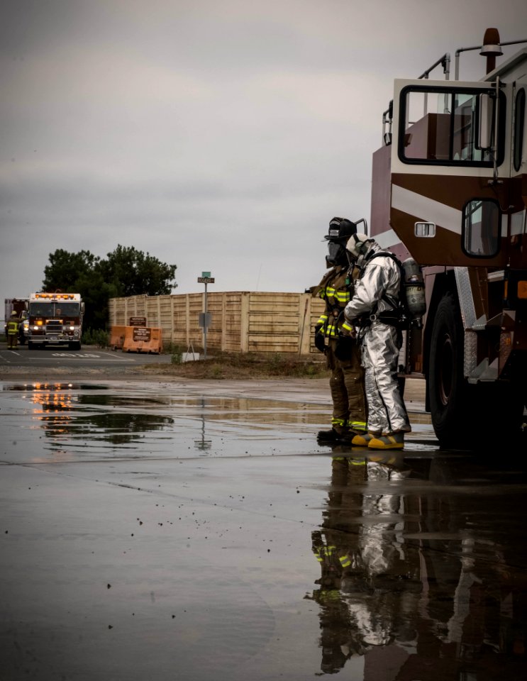 Aircraft mishap exercise 150715-N-ZZ999-006