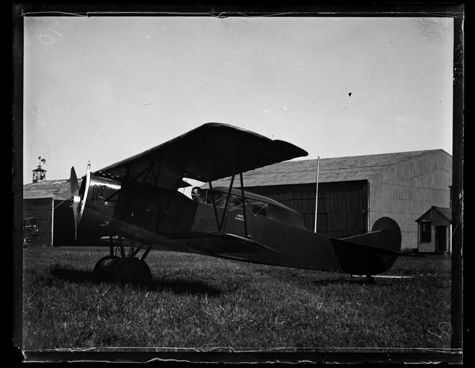 Airplane LCCN2016890751