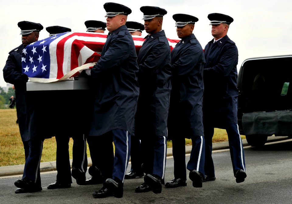 Airmen from the U.S. Air Force Honor Guard participate in the transfer ceremony during a funeral (17643308025)