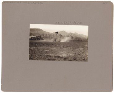 Airplane, just after crash, with tail in air, El Paso, Texas LCCN89709557