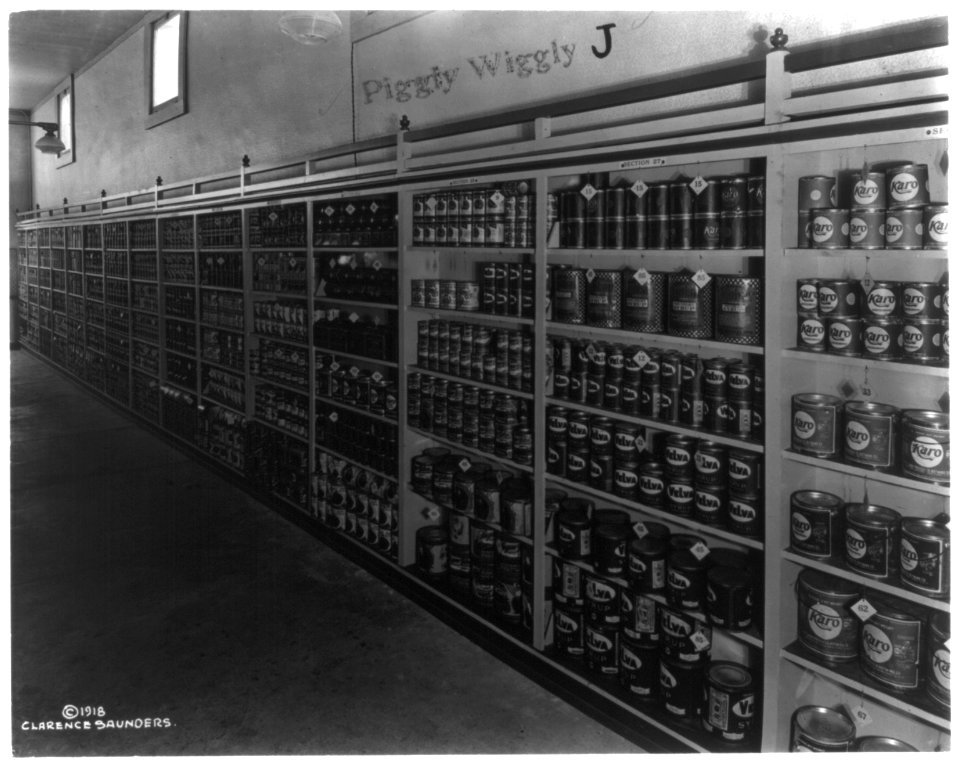 Aisle view in a Piggly Wiggly Supermarket. 1917-1918 LCCN2017646578