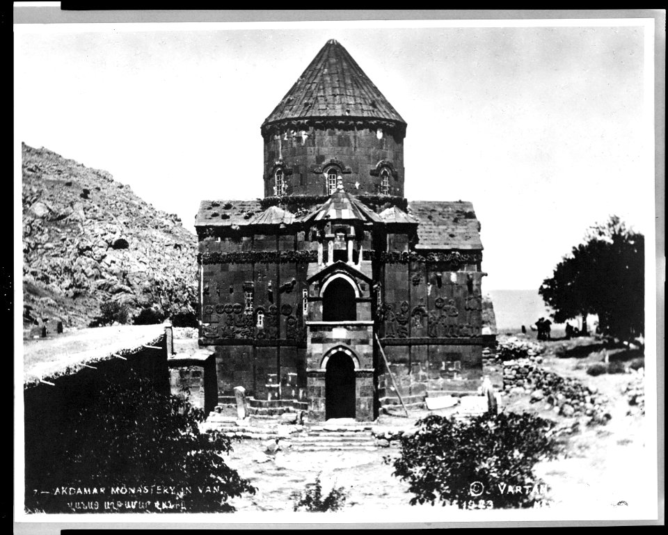Akdamar Monastery (i.e., Sourp Khatch, Church of the Holy Cross) in Van LCCN2002697894